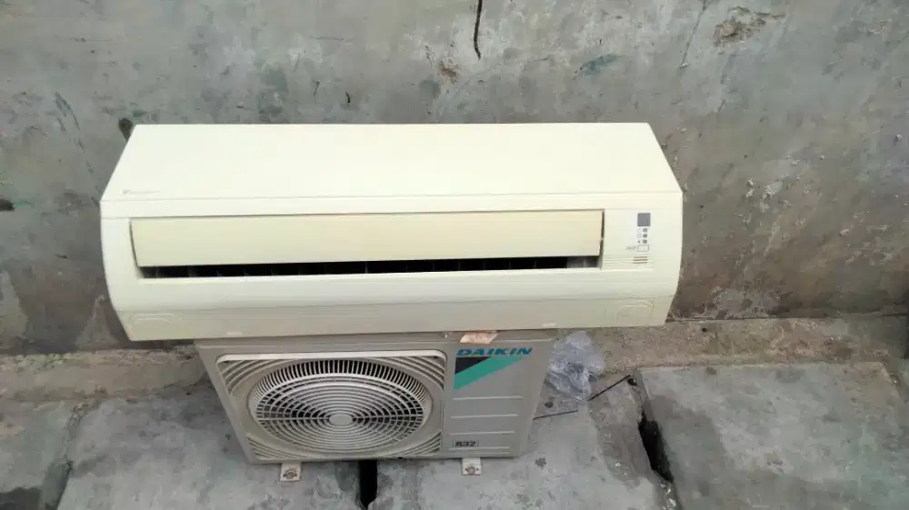 Di jual AC Daikin 1pk