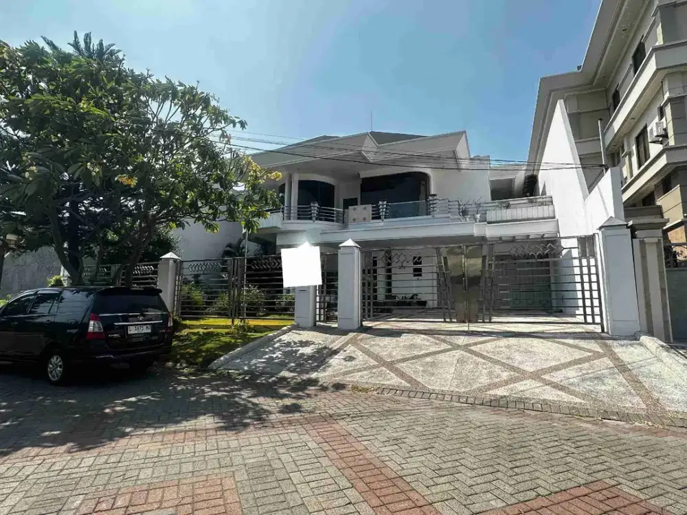 Dijual Rumah ARAYA Surabaya Full Furnished
