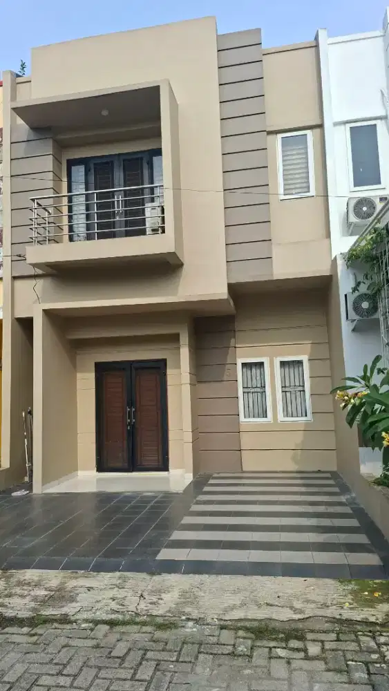 Hunian exclusive 2 tingkat di sunggal