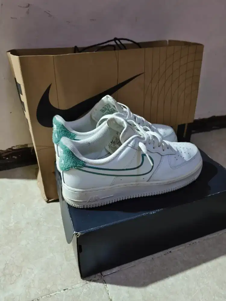 Sepatu Nike Air Force 1 '07 LV8 'Resort & Sport