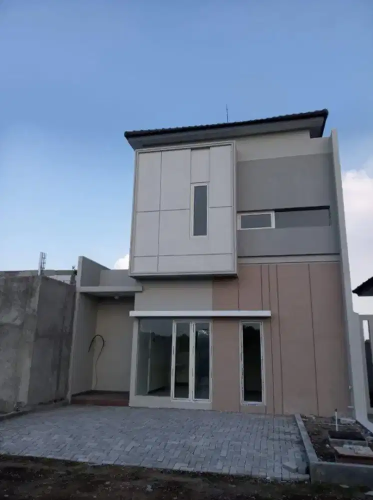 Rumah 2 lantai Southlake Residence