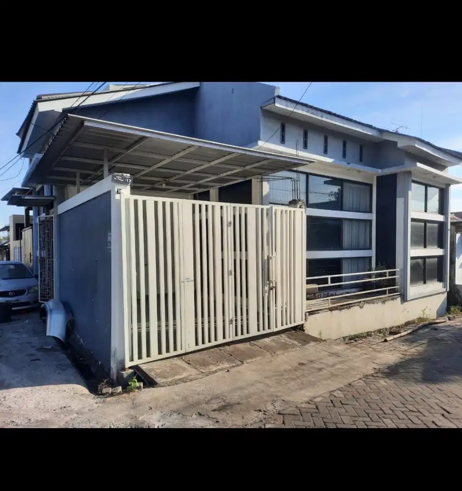 Rumah HOOK strategis di jual