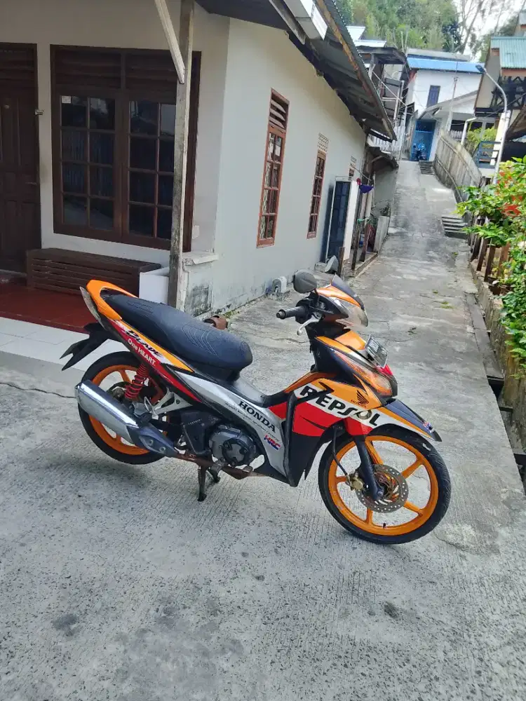 Honda Blade repsol