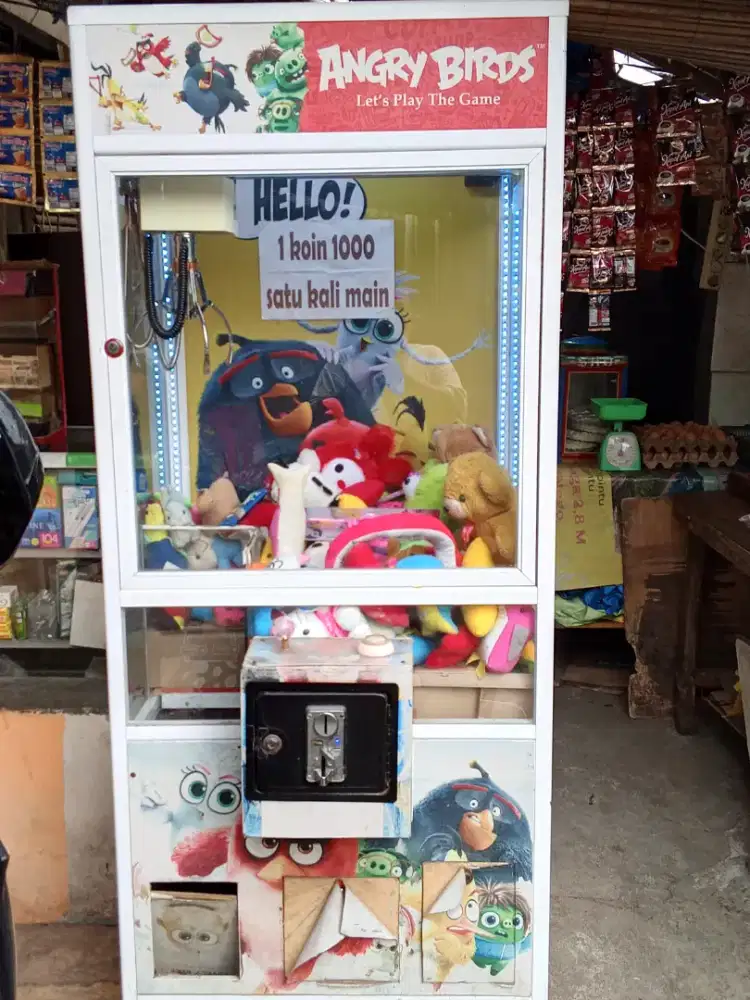 Jual Mesin Capit.beserta isinya aneka boneka.dan mainan