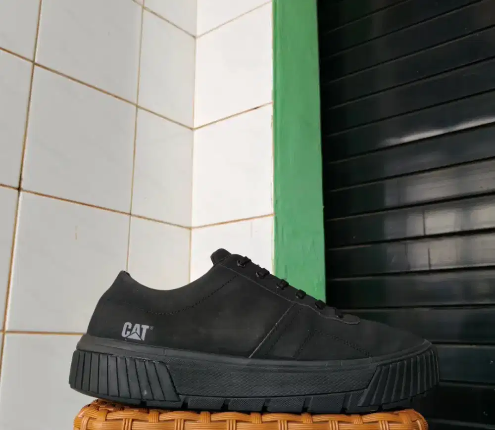 Caterpillar mens amp size 44 original