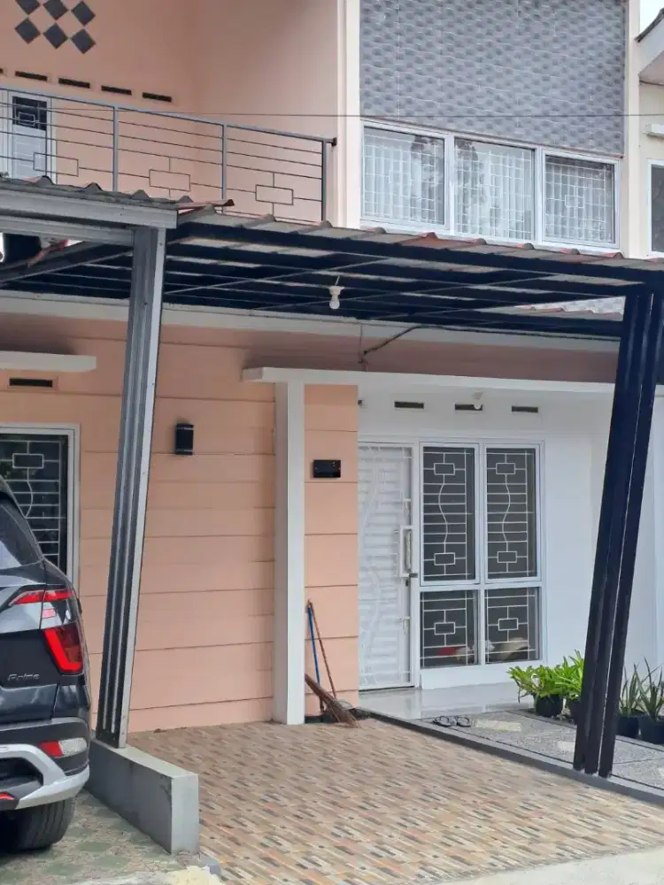 DIJUAL RUMAH 2 LANTAI MURAH