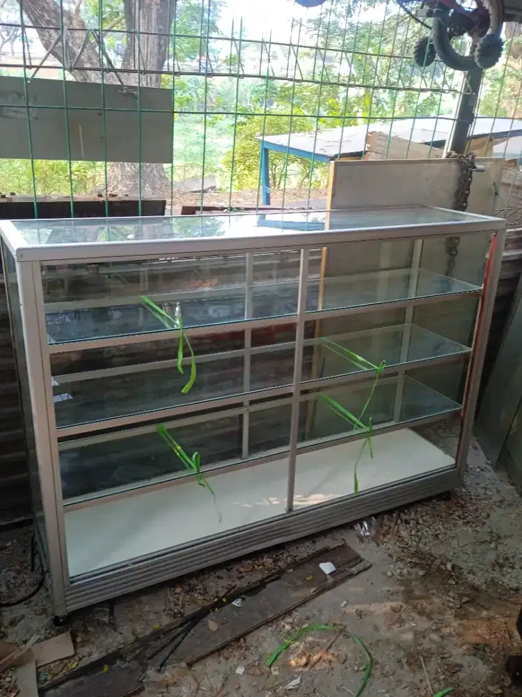 Etalase siap pakai