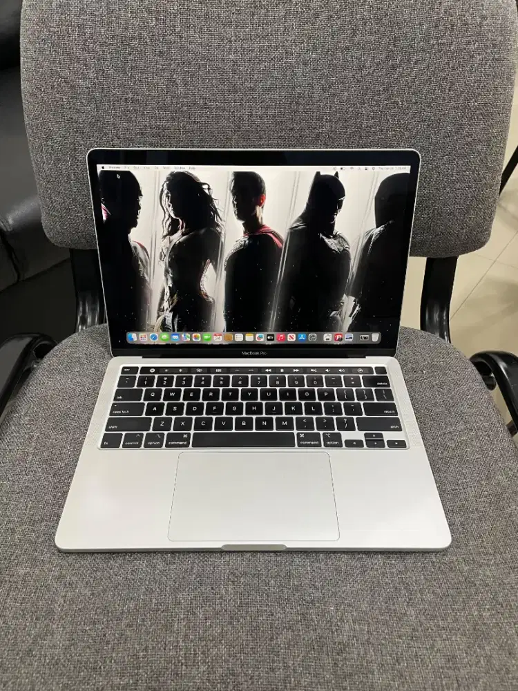 MacBook Pro 2020 i7 16/512 GB