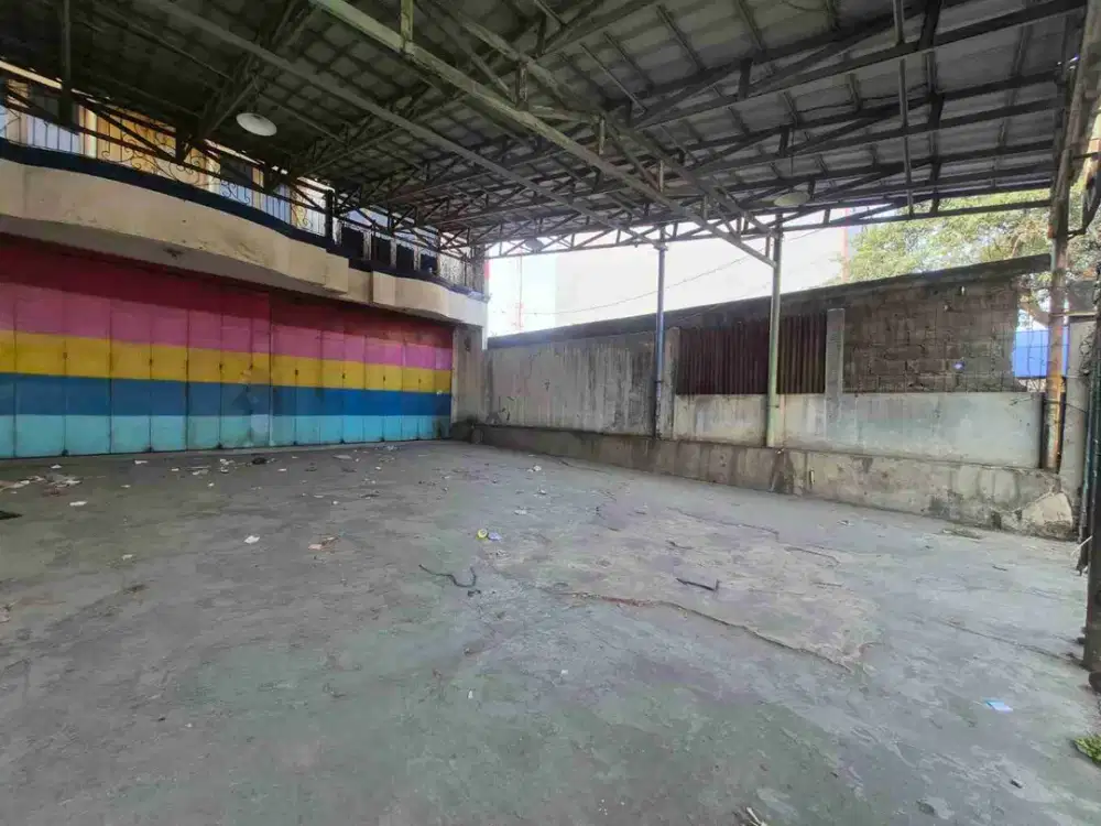 Disewakan Ruko Gandeng Ex-Showroom di Pekayon Bekasi