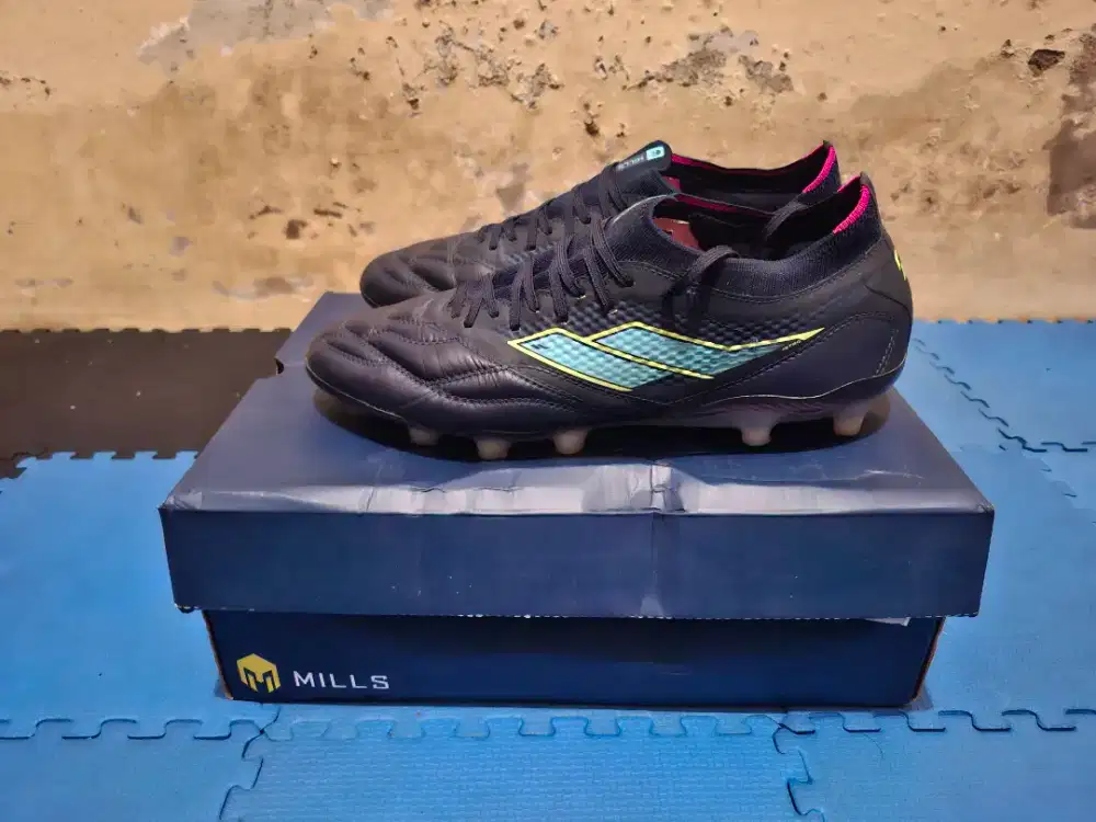 Sepatu Bola Mills Astro Spartan M2 ELITE FG