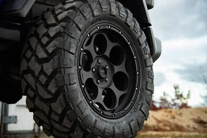 Velg KMC dirty harry KM541 r18x8.0 pcd 6x139.7 like new