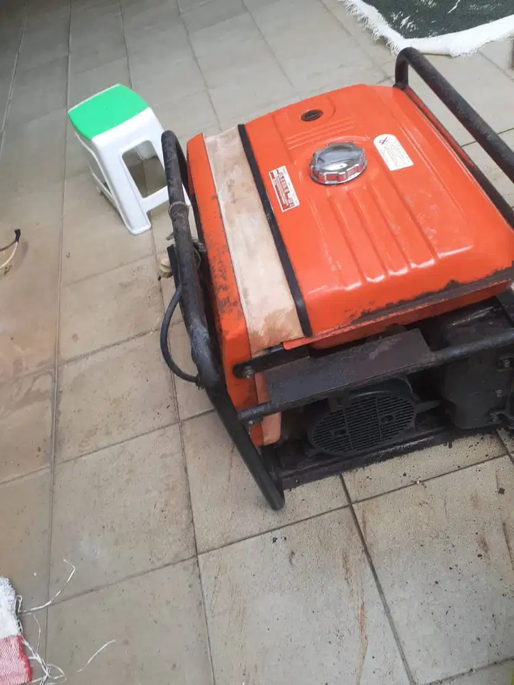 Genset bensin merk Honda made in jepang