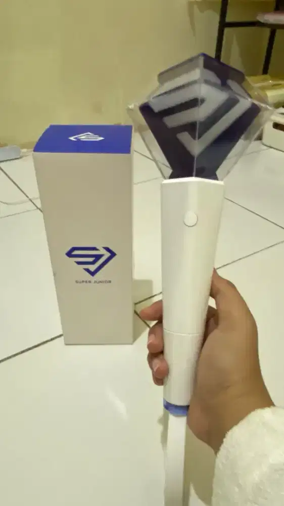 SUPER JUNIOR OFFICIAL LIGHT STICK VER. 2 / SUPER BONG VER. 2