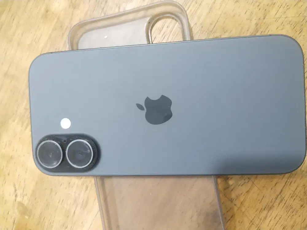 Iphone 17 basic fullset baru jalan 2bln