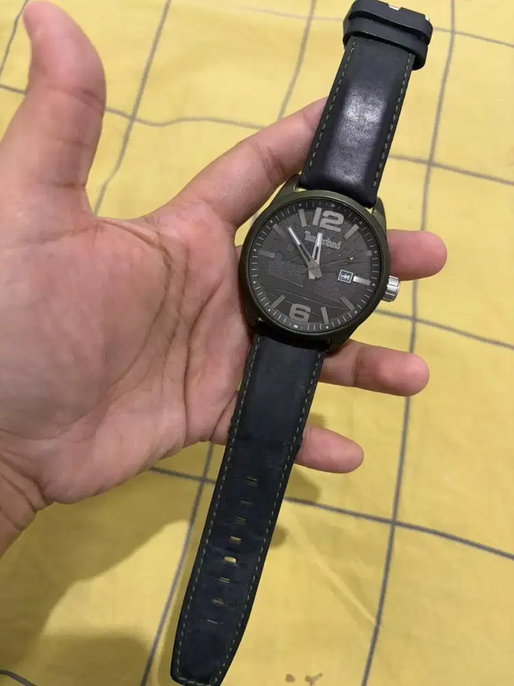 Jam Tangan Timberland Tipe 15029J Bekas