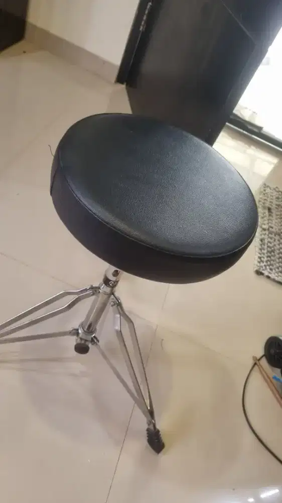Bangku drum/drum throne