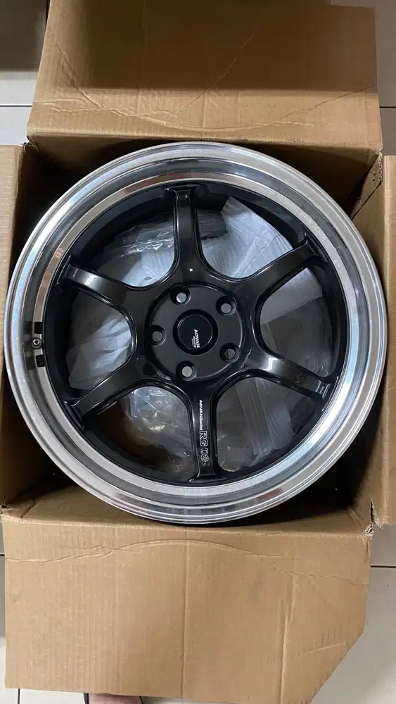 VELG ADVAN RGD-2 R18