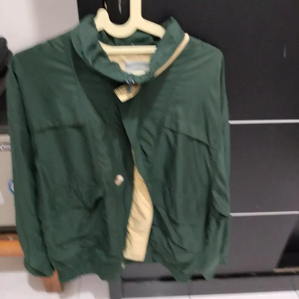 Jaket katun warna hijau