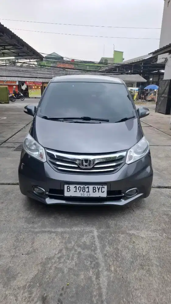 Honda freed psd 2013