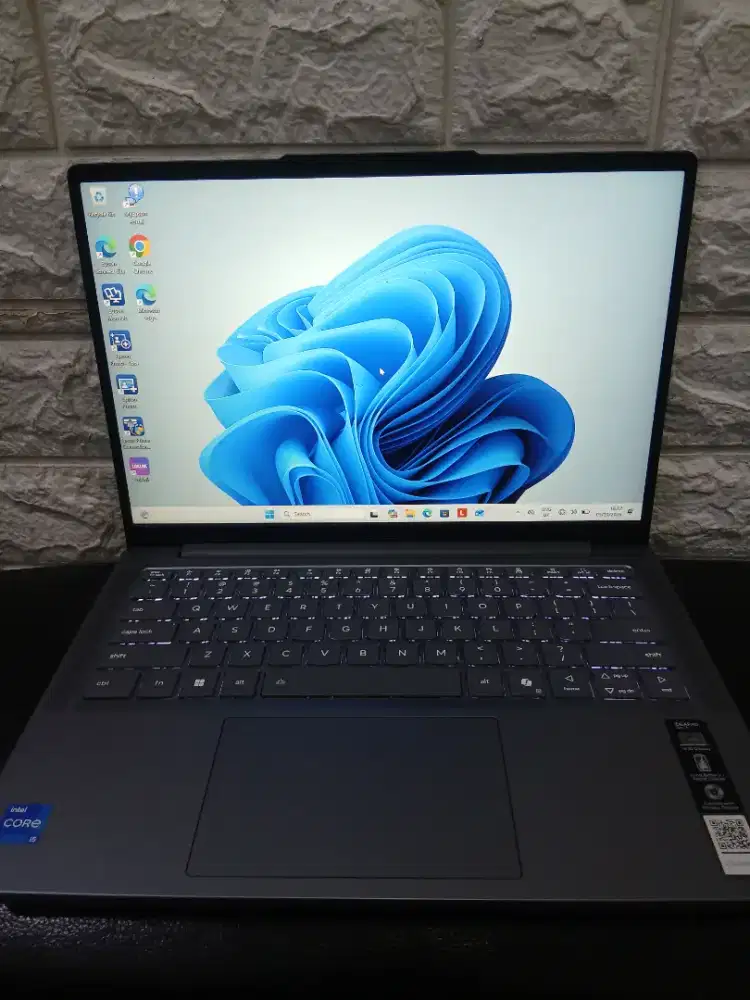 LAPTOP LENOVO IDEAPAD SLIM 3I MASIH GARANSI PANJANG