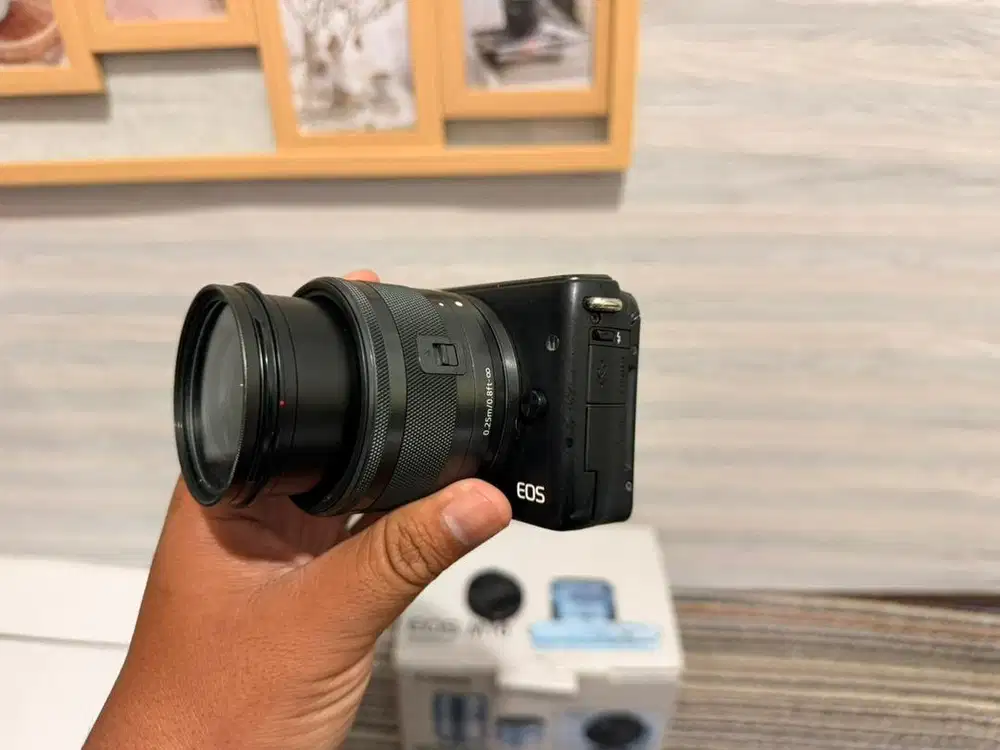 Canon eos m10 + lensa 15-45mm mulus fullset