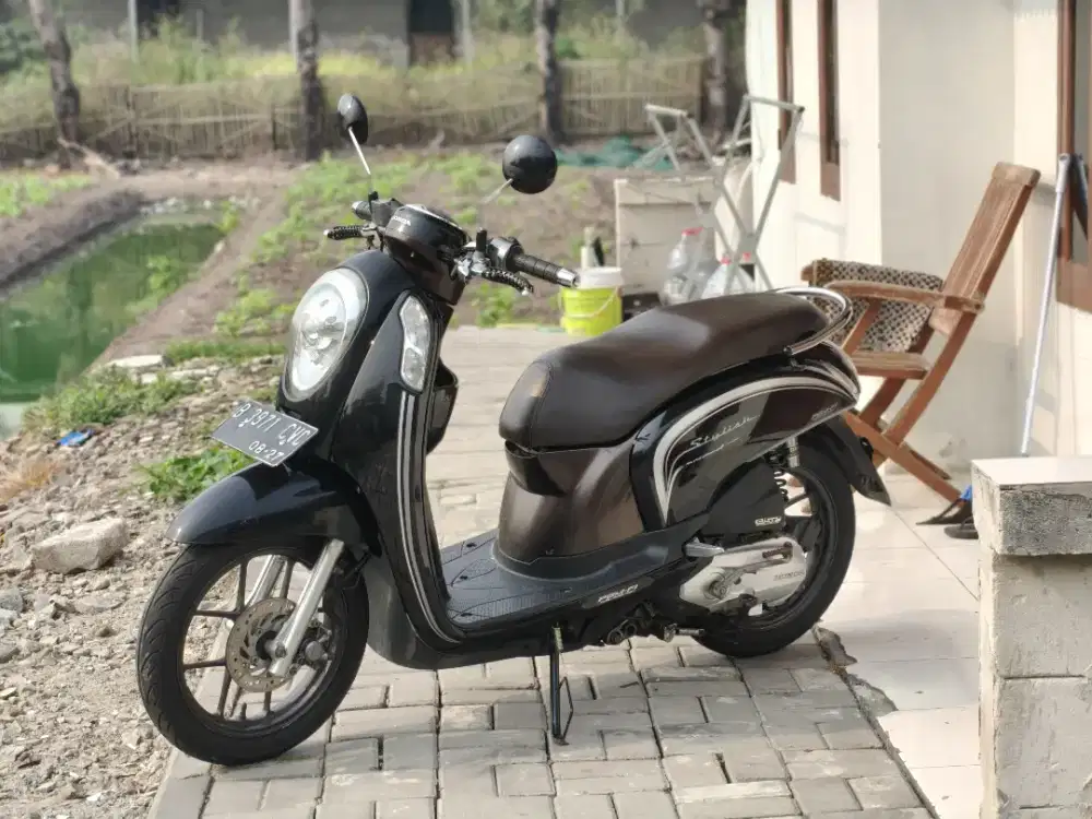 Scoopy 2016 Esp ISS Hitam Coklat
