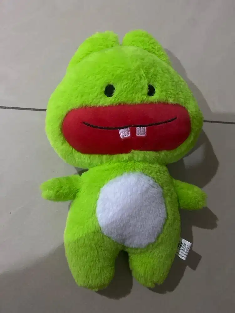 Boneka lucu hijau