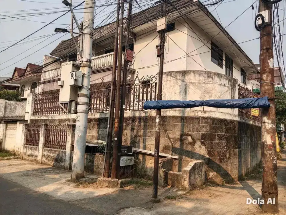 Rumah hook luas di tebet dalam jakarta selatan