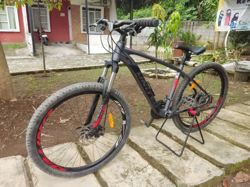 United Monanza 4.00