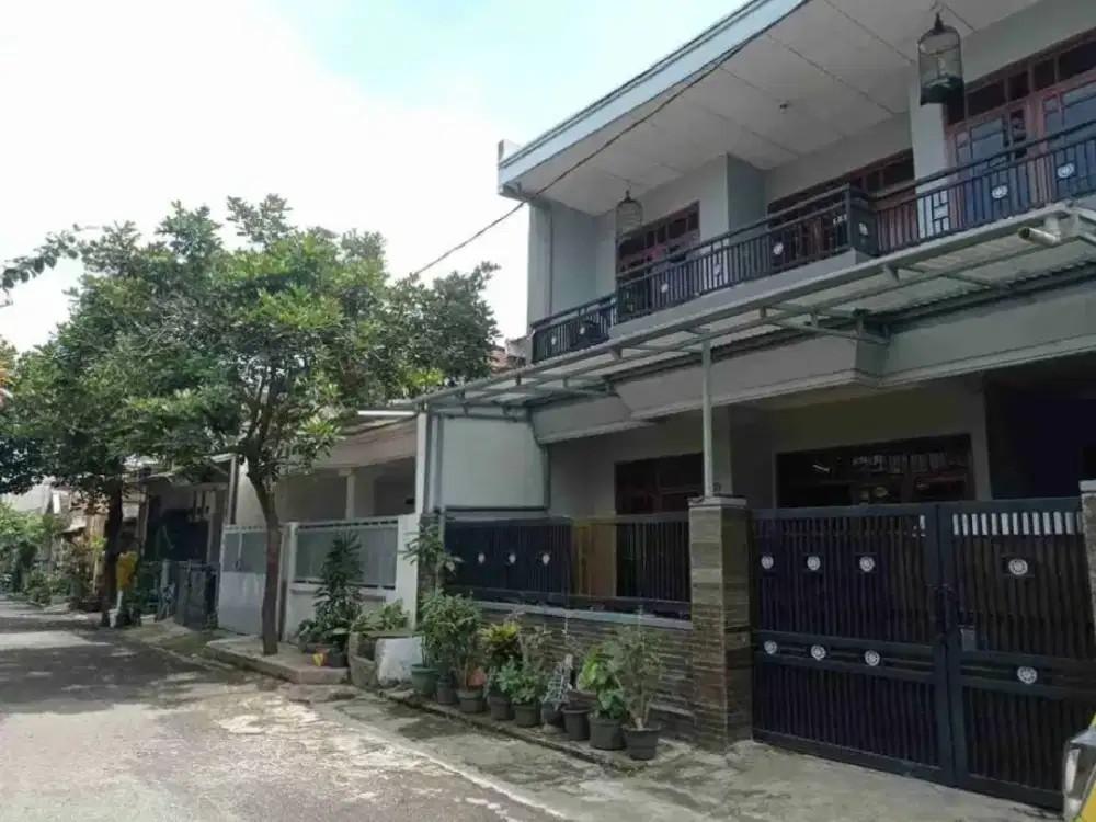 Rumah 2 Lantai Siap Huni di Komplek Gempol Sari
