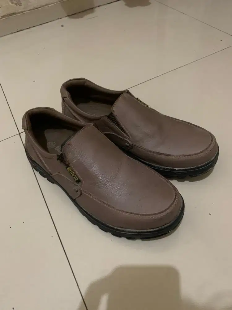 sepatu kulit murah