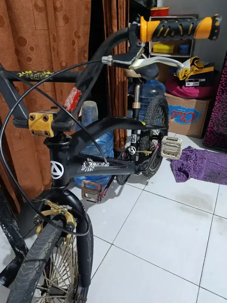 Sepeda BMX pacific UK 20