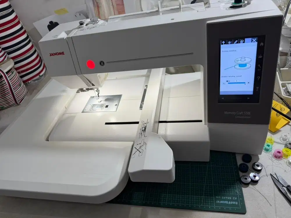MESIN BORDIR KOMPUTER PORTABLE OTOMATIS MC550e