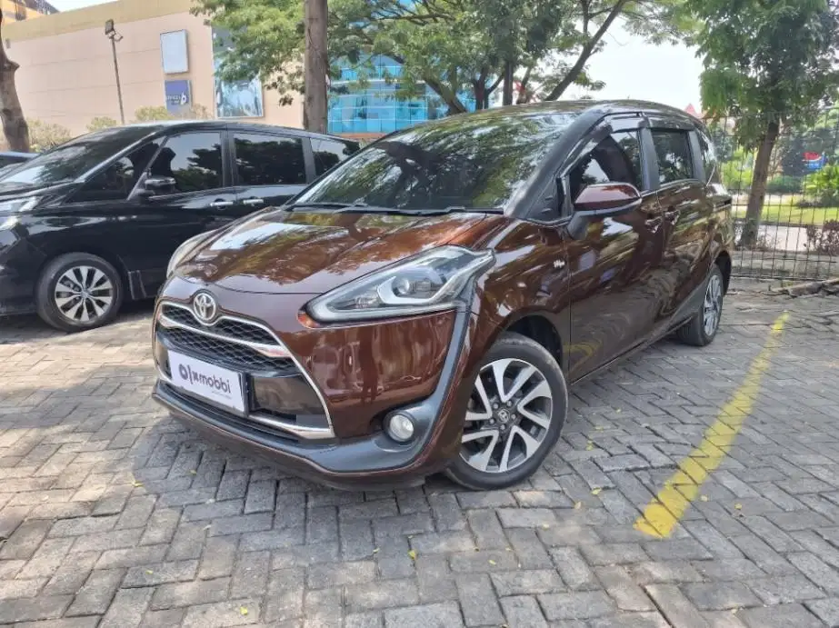 LOW DP Toyota Sienta 1.5 Q Bensin-AT 2016 FLO
