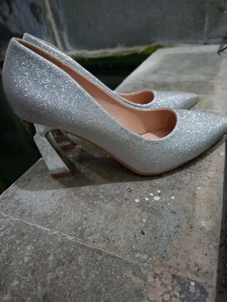 Sepatu Ellora Silver Glitter