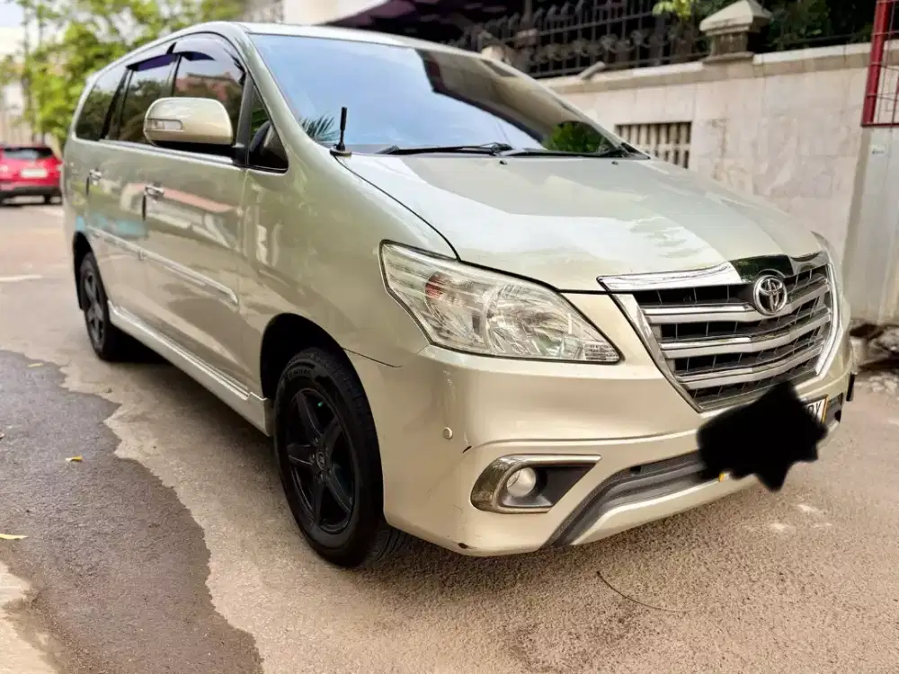 Toyota kijang Innova V Bensin 2013 AT km 90rb