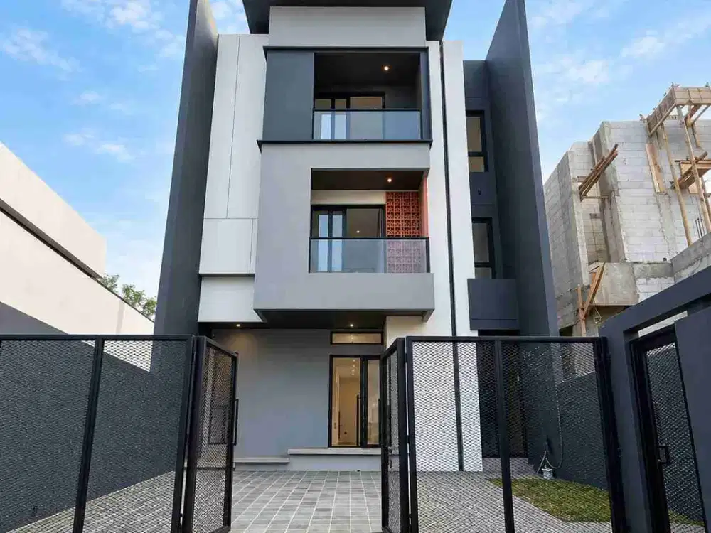 Dijual Rumah Baru 3 Lantai Desain Mewah Dalam Cluster di Modernland Tangerang