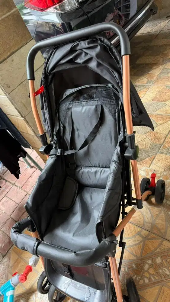 Stroller bayi bekas
