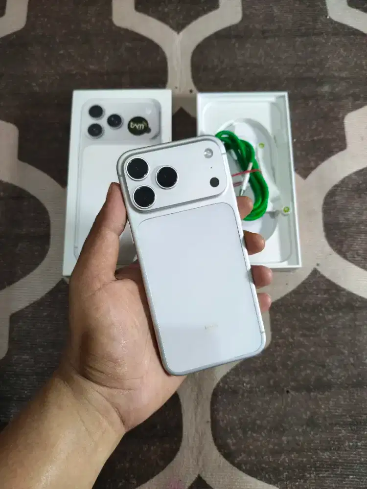 Iphone 17 promax 256gb iBox fullset mulus (baca desk)