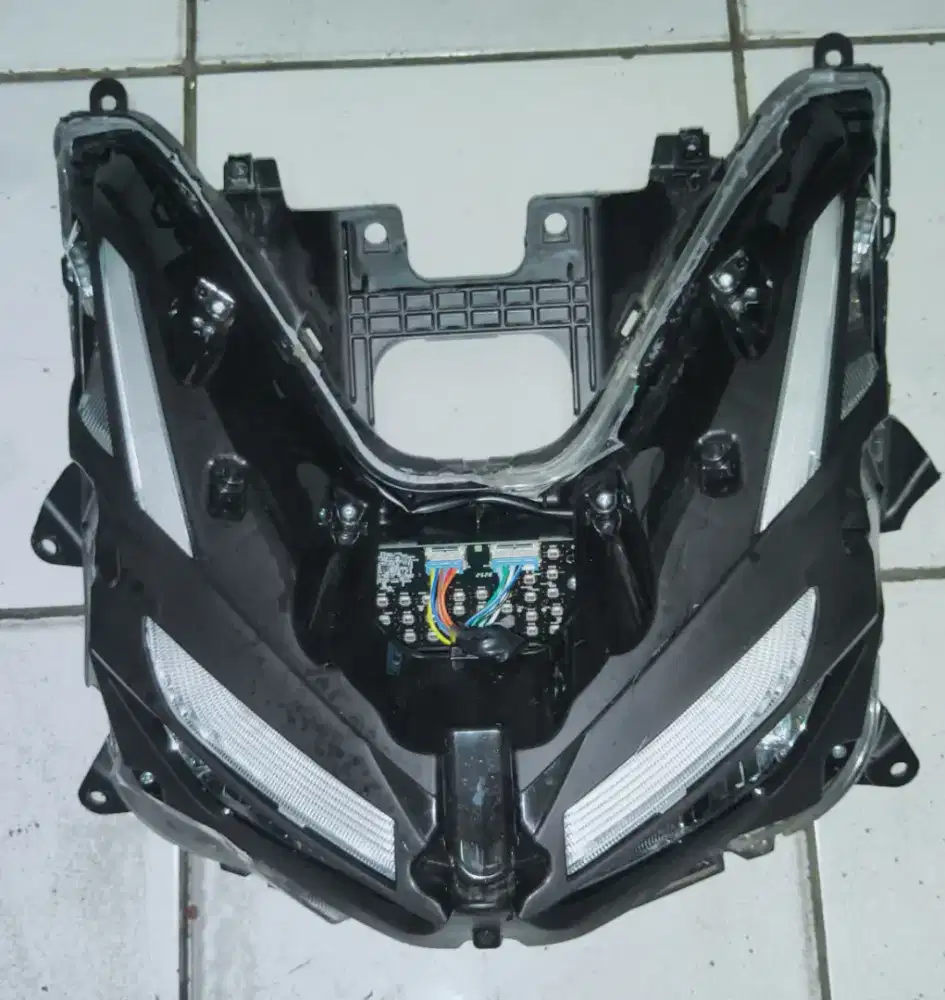 Headlamp Lampu Vario 160