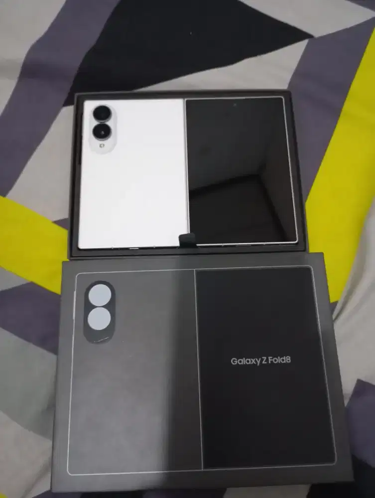 Samsung Galaxy Z Fold 8 RAM 12/512GB like new