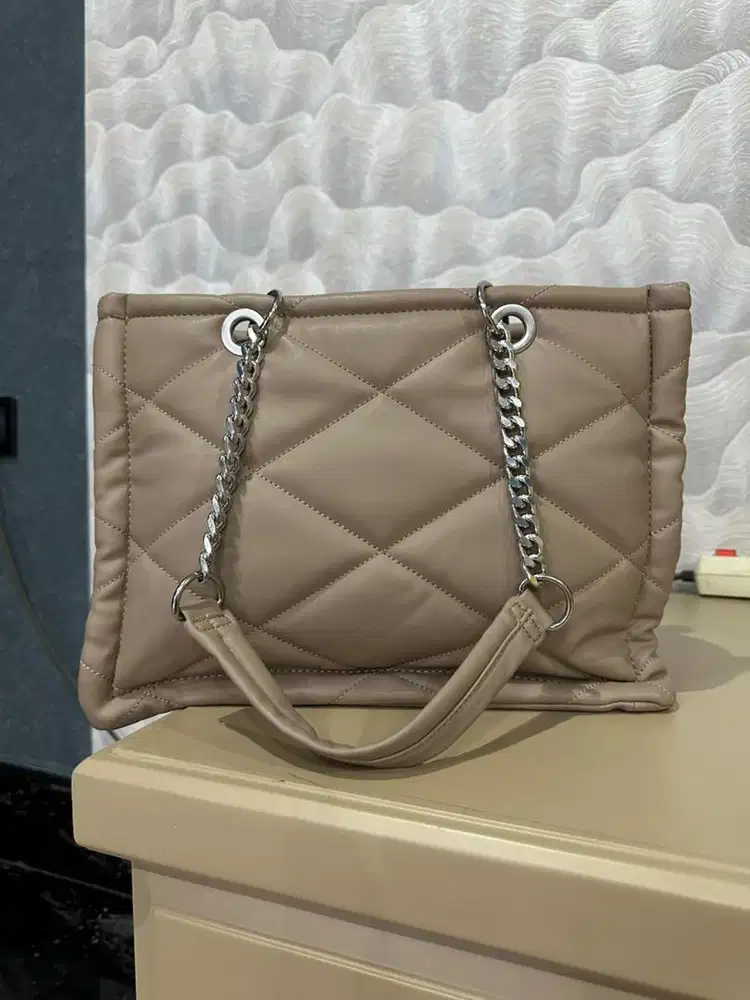Tas wanita beige
