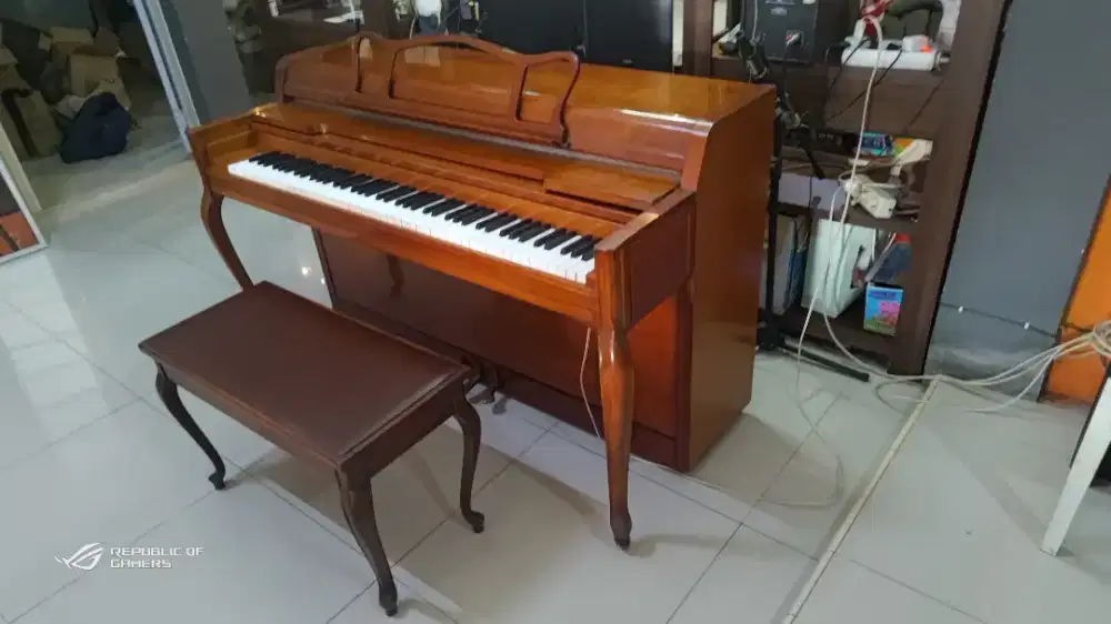 Balikpapan piano Yamaha spinet