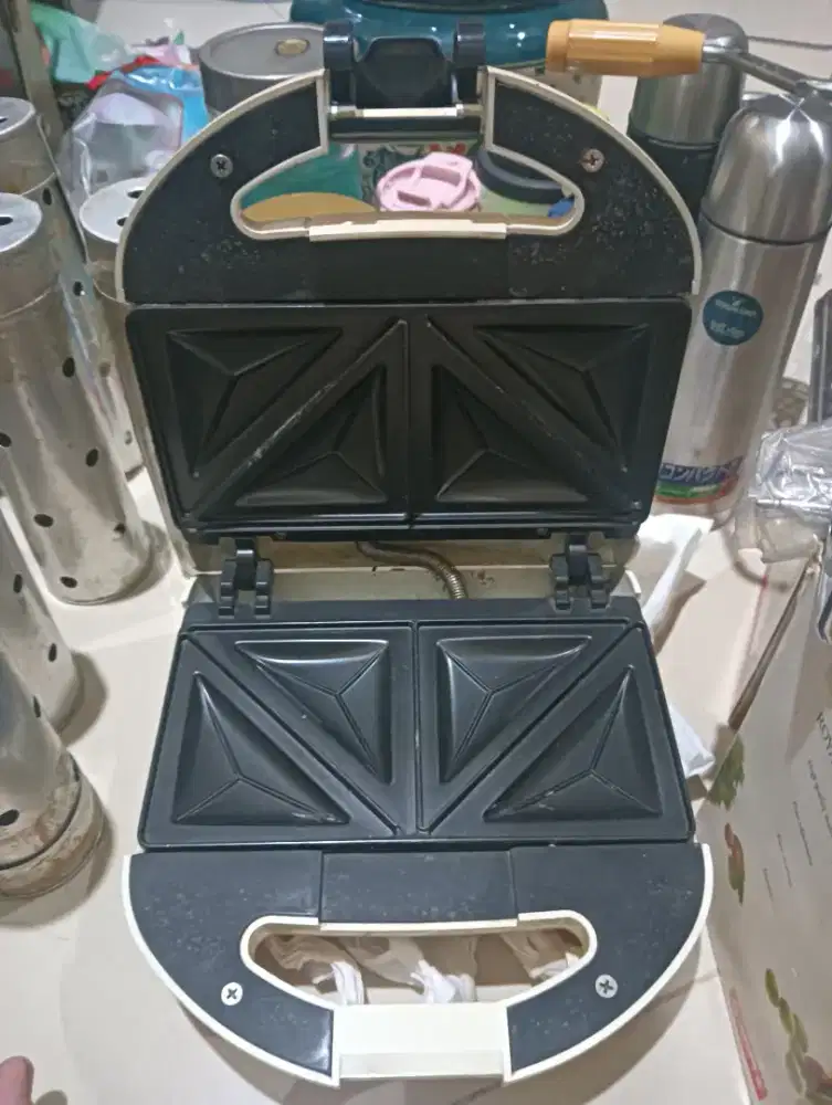 Alat bakar roti