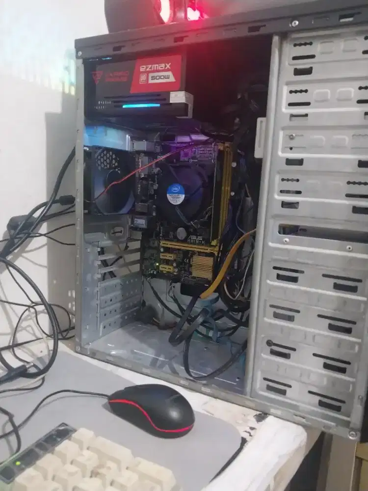 Rakitan cpu gen 4 i3 haswell 8  gb
