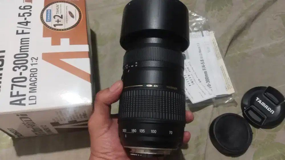 Lensa tele tamron 70-300 Nikon mulus full set