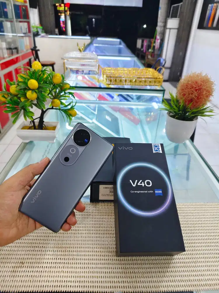 Vivo V40 5G Ram 12+12Gb/ 256Gb Fullset Mulus Like New Original 100%