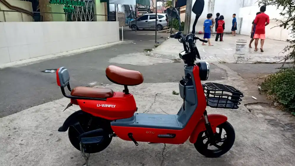 SEPEDA LISTRIK UWINFLY D7D