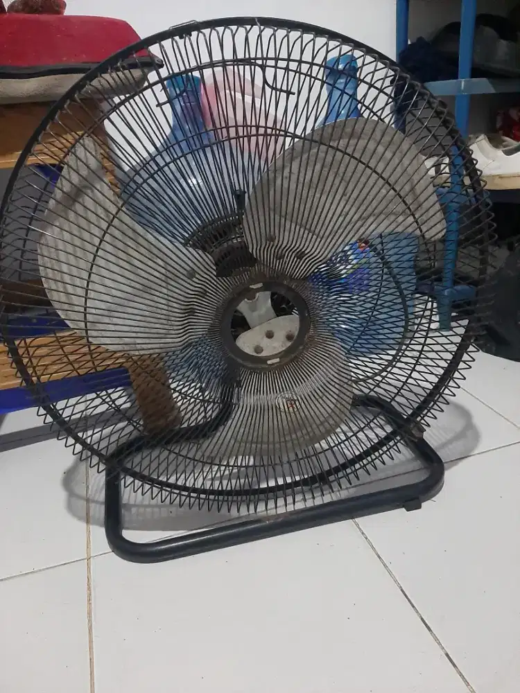 Kipas angin duduk krisbow