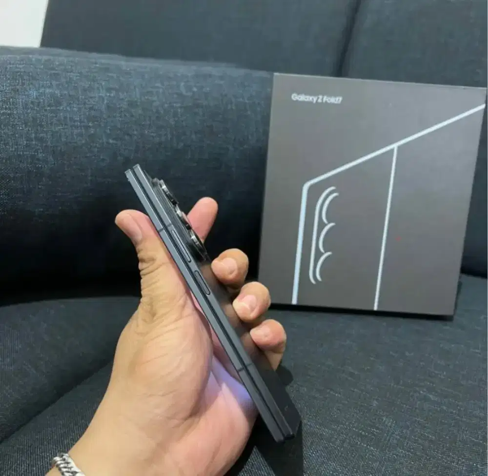 SAMSUNG GALAXY ZFOLD 7 12/512 GB GARANSI RESMI SEIN

Mohon Cek